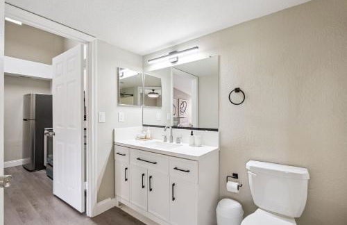 Quiet Gated Condo Near Universal with Pool and View - Foto 10