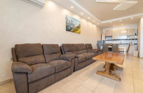 Four-Bedroom Holiday Home In Islam Latinski - Photo 26