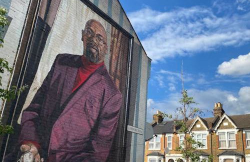 Modern Spacious 1 Bed Apartment with Free Parking in Trendy Inner London Suburb 15 mins walk to Victoria Line Underground then 20 mins to Oxford Street "West End of London" or 10 mins walk to Overground and 10 mins to London Liverpool St "City of London" - Foto 31