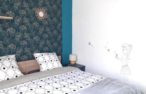 L'artistique, 4 lits, 2 chambres, stationnement gratuit, spacieux, atypique - Photo 16