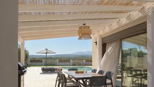 CaMa Villa, Pool, Landmark Views & Iconic Design, By ThinkVilla - Foto 2