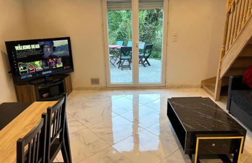 Proche Gare Paris-CDG Stade-de-France Astérix Expo - Foto 46