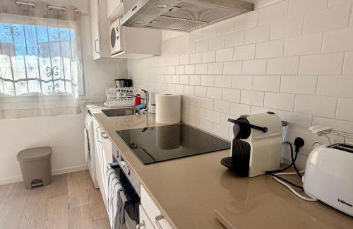 Charming & renovated apt stone throw to the sea - Foto 14