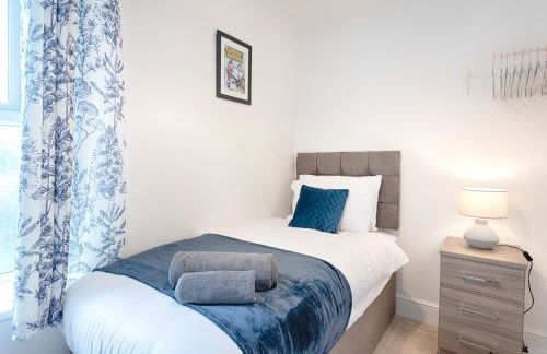 4-Bed Contractor Home - Garden - Near M4 & City - Foto 22