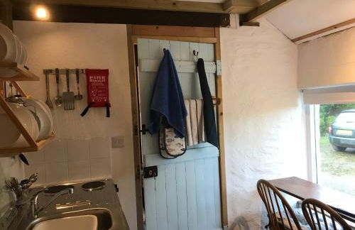 Tiny Cosy Snug - Photo 13