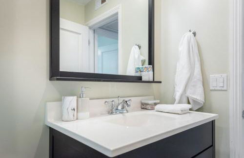 Beach Resort Home with Ocean Views Jacuzzi & Sauna! - Foto 3