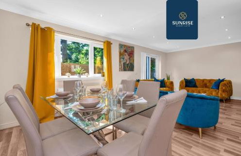 MUIRTON HOUSE - INVOICE and REDUCED PRICE only via SUNRISE SHORT LETS DUNDEE, 4 Bed House, 4 Car Parking, 2 Baths, 5 Smart TVs, Fully Equipped Kitchen, Large Dining and Living Space, Rear Garden, Free WiFi, and ONLY 9 Mins to STANNERGATE Ports - Foto 44
