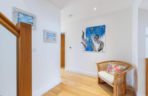 Creek View - A Tranquil Waterside Retreat with a Touch of Luxury and Pontoon - Photo 16