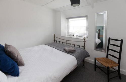 Hurst Cottage - A Cosy 2-Bedroom Cottage Escape in Dorset - Photo 17