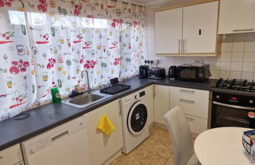 NightRest Homes 5 minutes to Luton Airport -Wifi - Free Parking -Luton - Foto 15