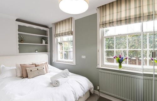 Central Stamford Apartment with private parking - Foto 15