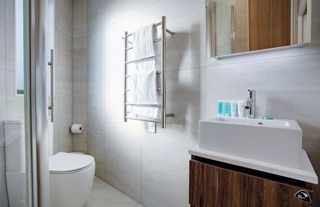 Urban Vogue Escape with Parking- Air-con - Photo 19