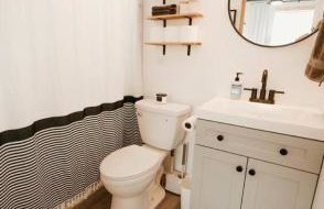 New Cabin Pet Friendly With A Game Room And King Beds - Foto 25