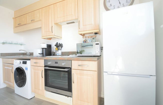 2 Bed Apartment Overlooking Water - Foto 17