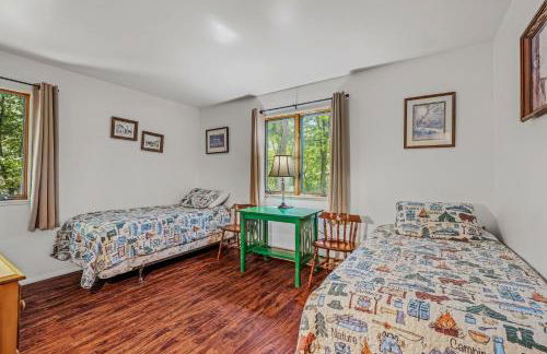 Chesnutt Cabin - Riverfront, Fire Pit, Game Room, Wifi, Screen Porch, View, King Bed - Foto 19