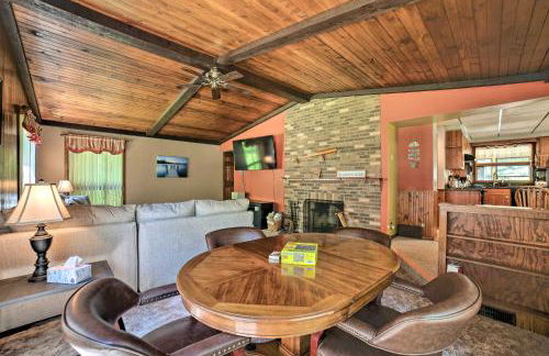 Charming Pymatuning Lake House Near Park and Beach - Photo 7