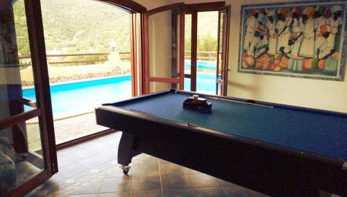 VILLA VITTORIA with LARGE PRIVATE HEATED SWIMMING POOL COMPLETE with HIDROMASSAGE FOR EXCLUSIVE USE , SEA and BEACH VIEW, 150 METERS FROM THE BEACH, POOL SURFACE 60 mq, POOL DEPTH 140 cm , FREE PARKING AND WIFI - Foto 5