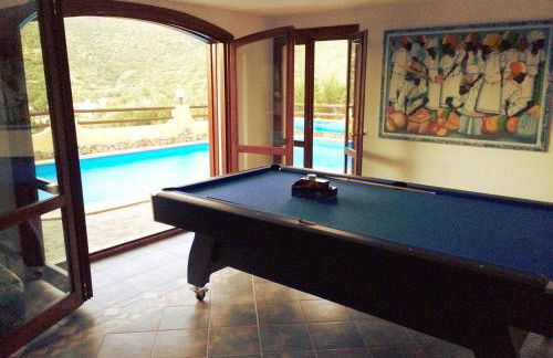 VILLA VITTORIA with LARGE PRIVATE HEATED SWIMMING POOL COMPLETE with HIDROMASSAGE FOR EXCLUSIVE USE , SEA and BEACH VIEW, 150 METERS FROM THE BEACH, POOL SURFACE 60 mq, POOL DEPTH 140 cm , FREE PARKING AND WIFI - Foto 5