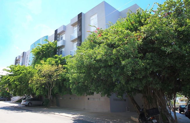 Riviera Towers 2BR & Pool - Foto 24