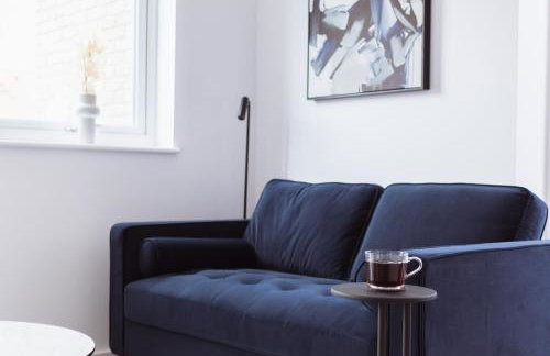 Stylish new-build, free parking, 20-minute walk to city centre - Photo 6