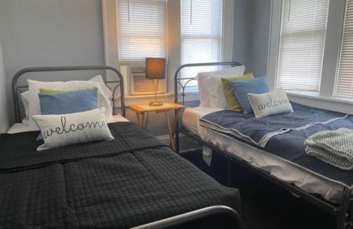 House with 11 Beds Sleeps 14 with Off Street Parking - Foto 13