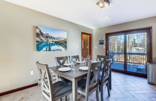 Lake Access and Private Hot Tub at Poconos Home! - Foto 10