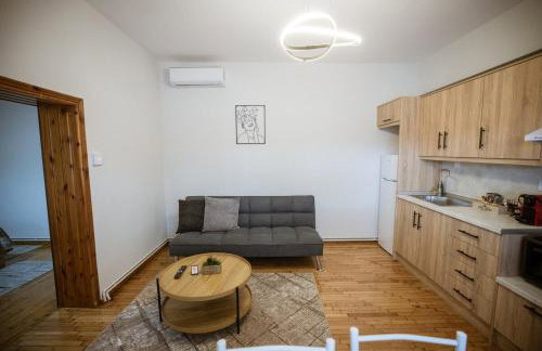 Riverside Escape ,modern residence with courtyard - Photo 12