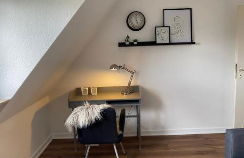 Apartment 1 - Modernes Dachgeschoss-Studio in Duisburg Meiderich, 4,7 km Hbf, U-Bahn 250m, Flughafen Düsseldorf 28 km, Landschaftspark 2,9 km - Foto 14