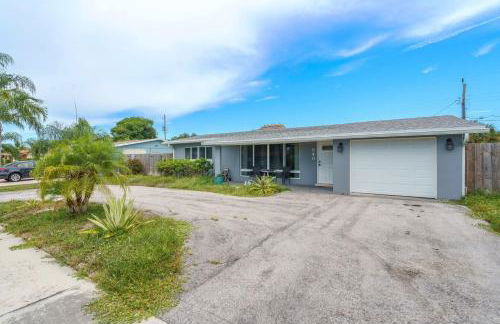 Private Vacation Home Near Beach Newly Renovated - Foto 32