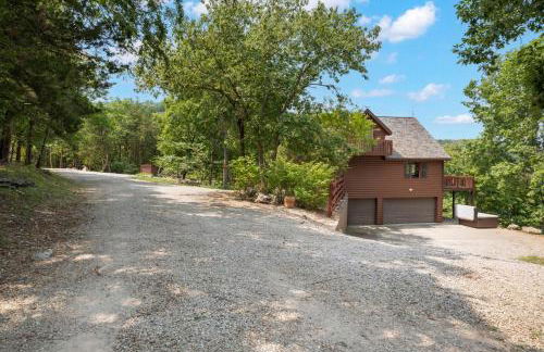 Secluded-Pvt Hot Tub-Free Daily Tickets-Walk to Table Rock Lake - Foto 39