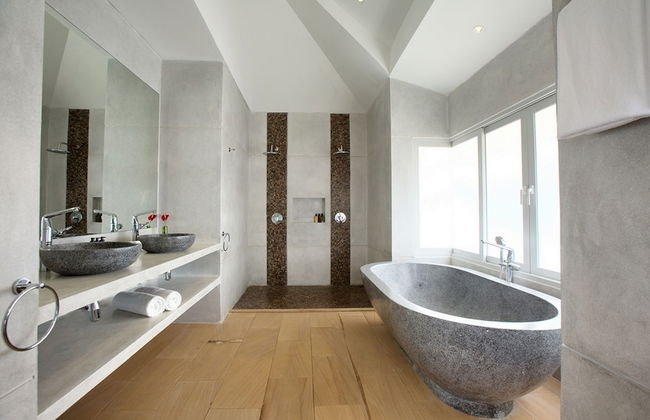 15 Bedroom Luxury Triple Sea View Villas - Photo 60