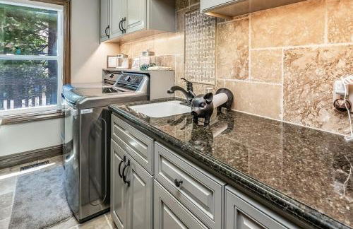 Lux Western Cabin Pool Table Ping Pong Vibes - Foto 64