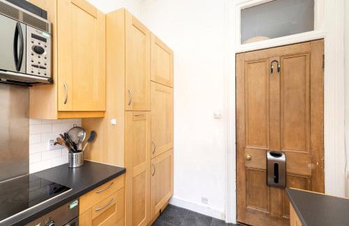 Charming 1-Bedroom Edinburgh City Getaway - Foto 32