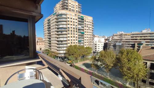 Sunny apartment with fantastic terrace views! - Photo 2