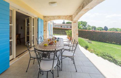 Mediterrane Steinvilla mit beheiztem Privatpool, aromatischen Mittelmeerpflanzen - Foto 30