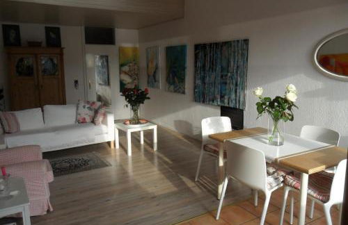 3-Zi Atelierdachwohnung mit Bergblick Seenähe und 2 Loggia - Foto 37