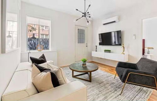 Luxury 3BR Duplex w Private Patio in Upper East - Foto 2