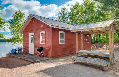 Private Dock and Rowboat! Cabin on Bearskin Lake - Foto 1