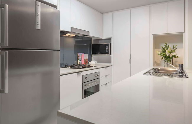 Oaks Brisbane Festival Suites - Photo 21