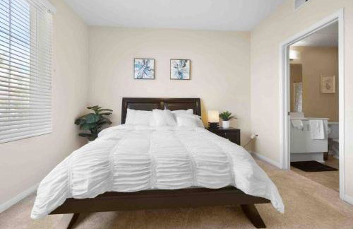 COZY 2BR/2BA ! 5MINtoDisney ! AngelStadium!HondaCenter - Photo 11