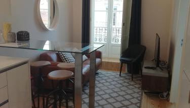 Augusta 229-5E-City Center Apt- Balcony & Elevator - Photo 3