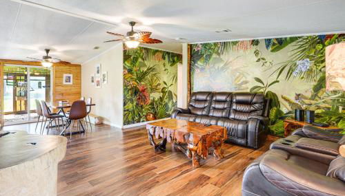 Sleep With Sloths and Lemurs! Modern Webster Home - Foto 4