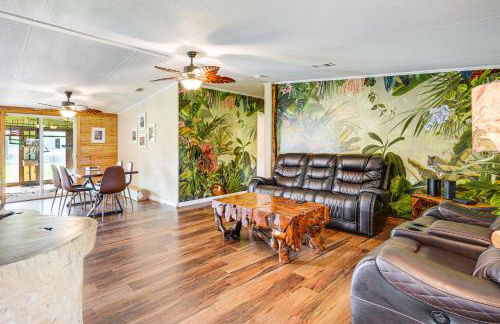 Sleep With Sloths and Lemurs! Modern Webster Home - Foto 4