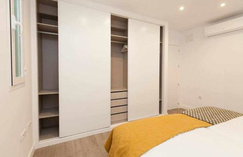 ISG Apartments Downtown family haven Free parking spot - Foto 9