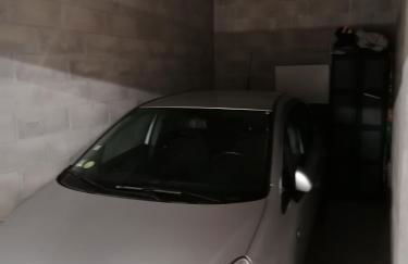 City Vibes, Indoor Parking, Breakfast & Air Conditioning - Foto 19