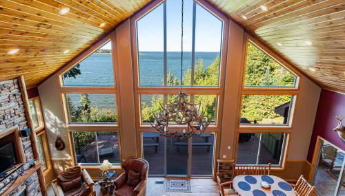 Spacious Leech Lake Home on 2 Private Acres, 200' of lake shore 15 Minutes to Walker with boat lift, dock, swimming, fire pit - Foto 3