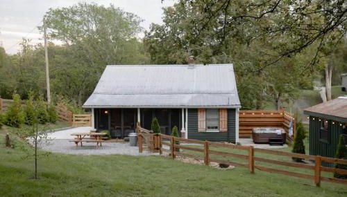 Leipers Fork Village Bungalow with Hot Tub & Firepit - Foto 2