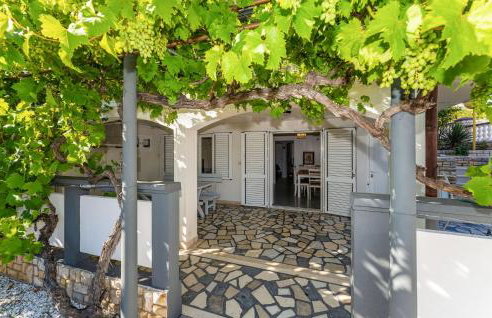 2 Bedroom Awesome Apartment In Rtina - Photo 2