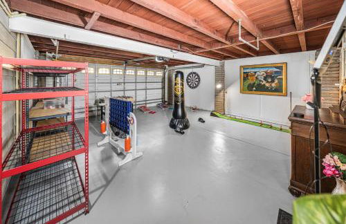 Stunning Gem Home w Heated Salt Pool & Game Room - Foto 74