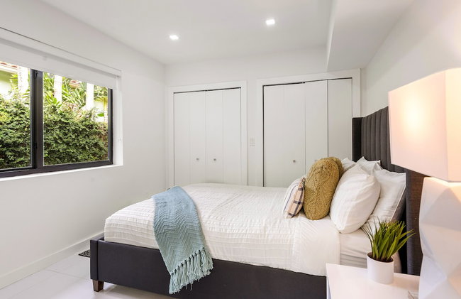 Peaceful 3BD Family House With Pool - Photo 6